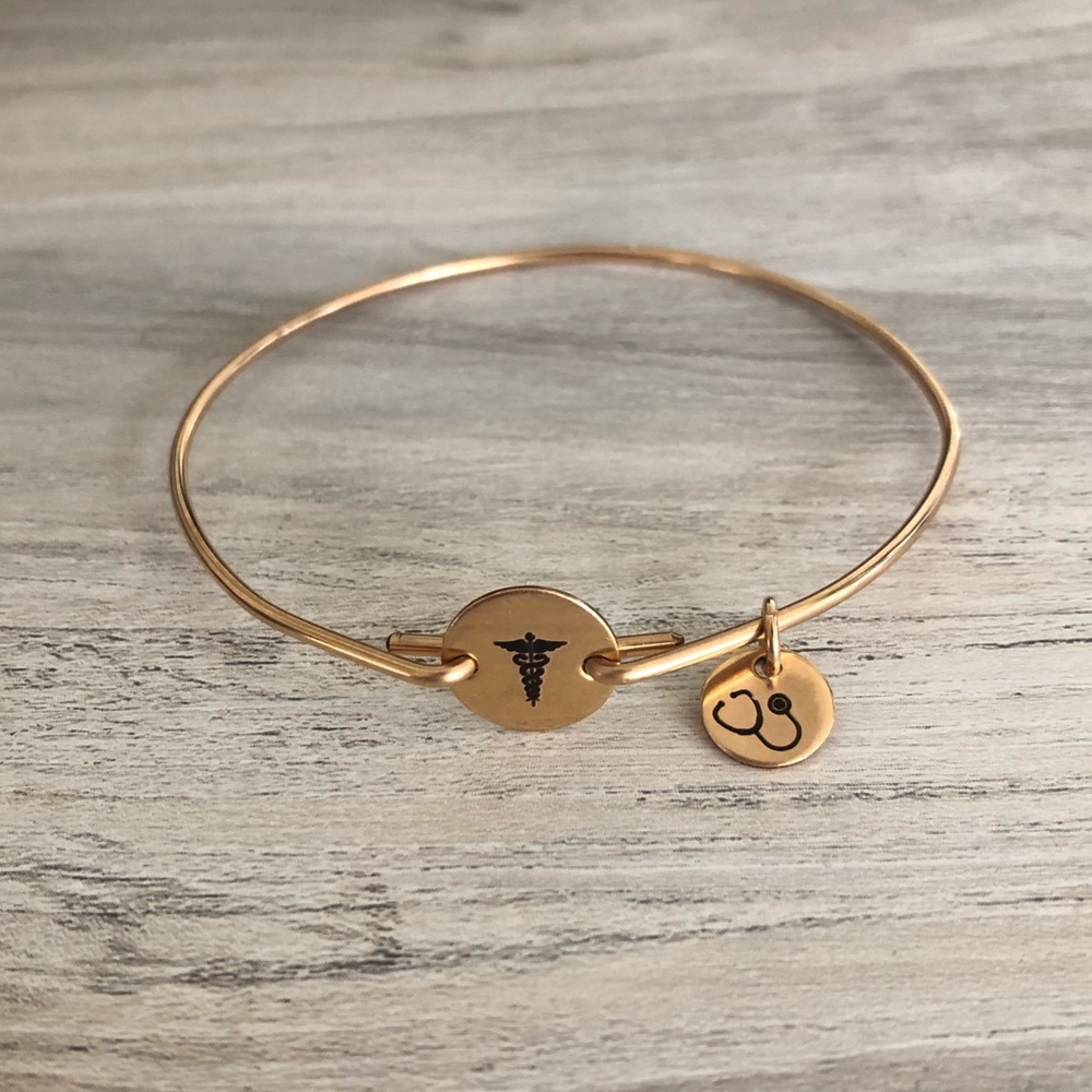 Healthcare Hero bracelet 🩺 🏥 NURSE 💗